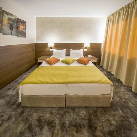 Marshal Garni Hotel